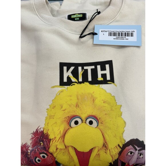 Kith for Sesame Street Group Hug Nelson Crewneck Sweatshirt in Waffle Size L NWT - Picture 6 of 7